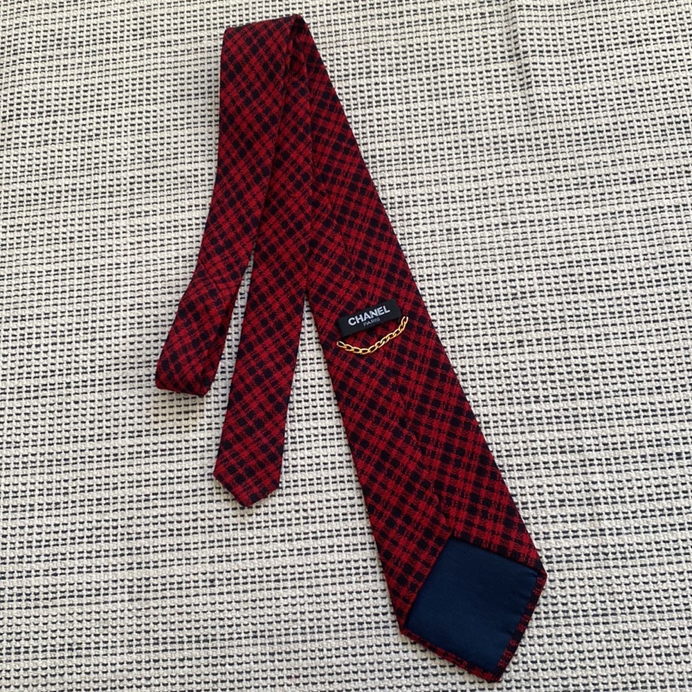 CHANEL necktie